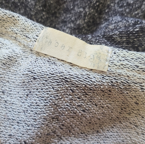 3/4 Sleeve Sweatshirt - Picture 3 of 3